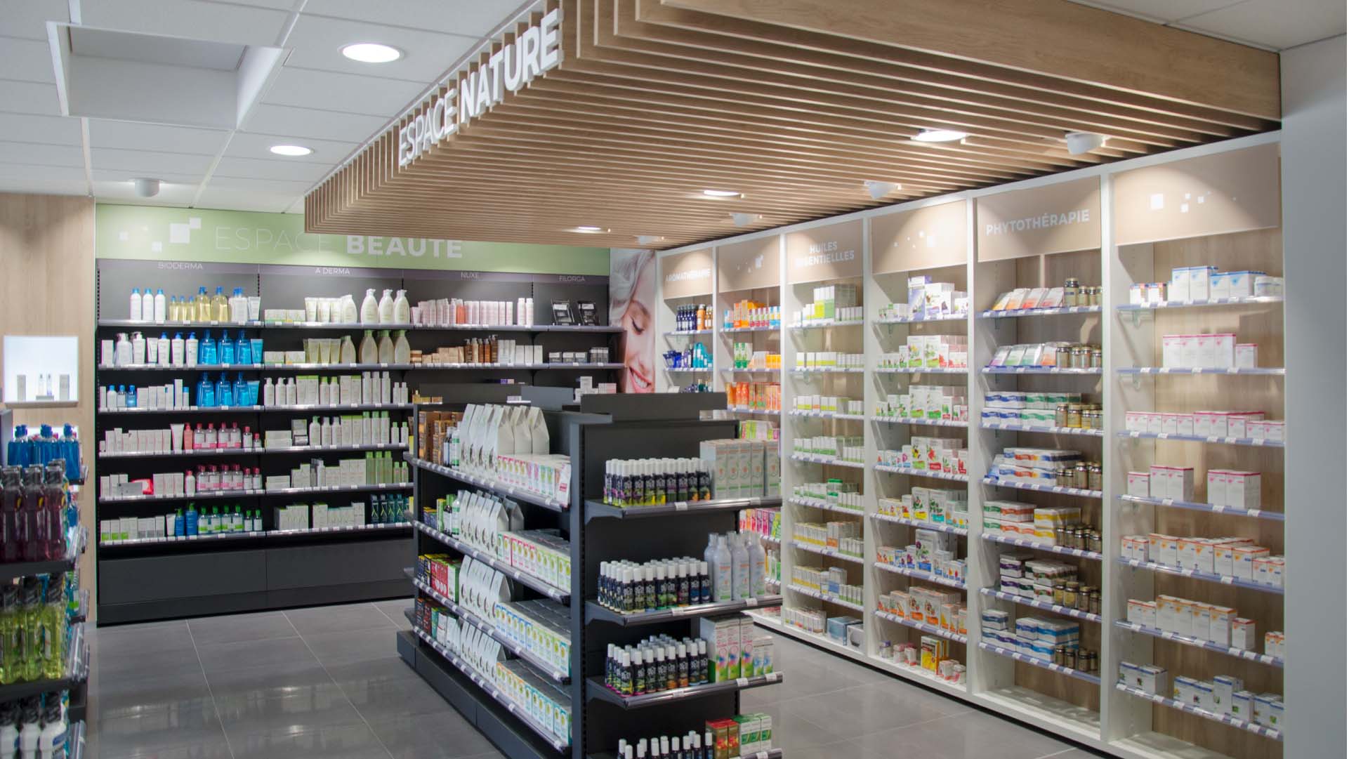 espace nature en bois pour pharmacie