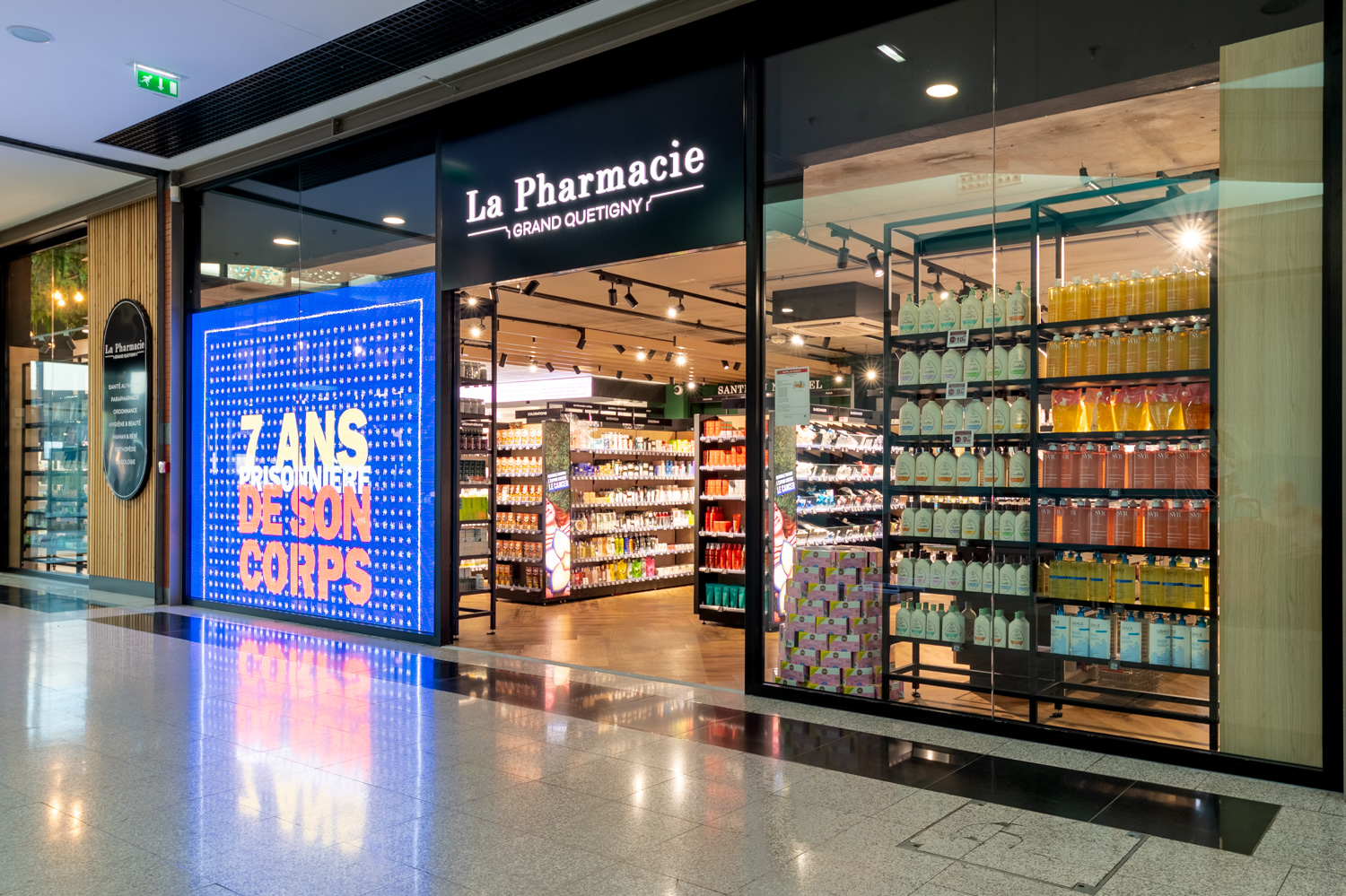 Facade écran pharmacie